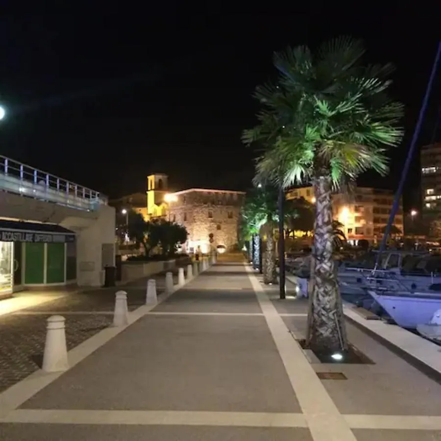 Casa Del Mar - Beautiful Two Bedroom Penthouse Apartment Sainte-Maxime Frankrike